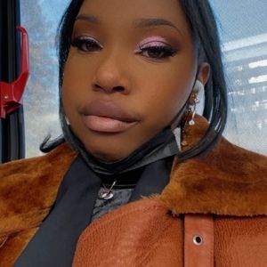 Meet your Posher, Malika